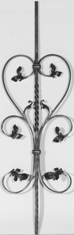 Zierstab 12x12mm, gehämmert, Barock, H: 900mm, Schnecken mit Blatt, 1x gedreht